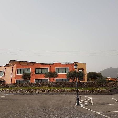 Le Tre Rose Hotel Bono  Exterior photo