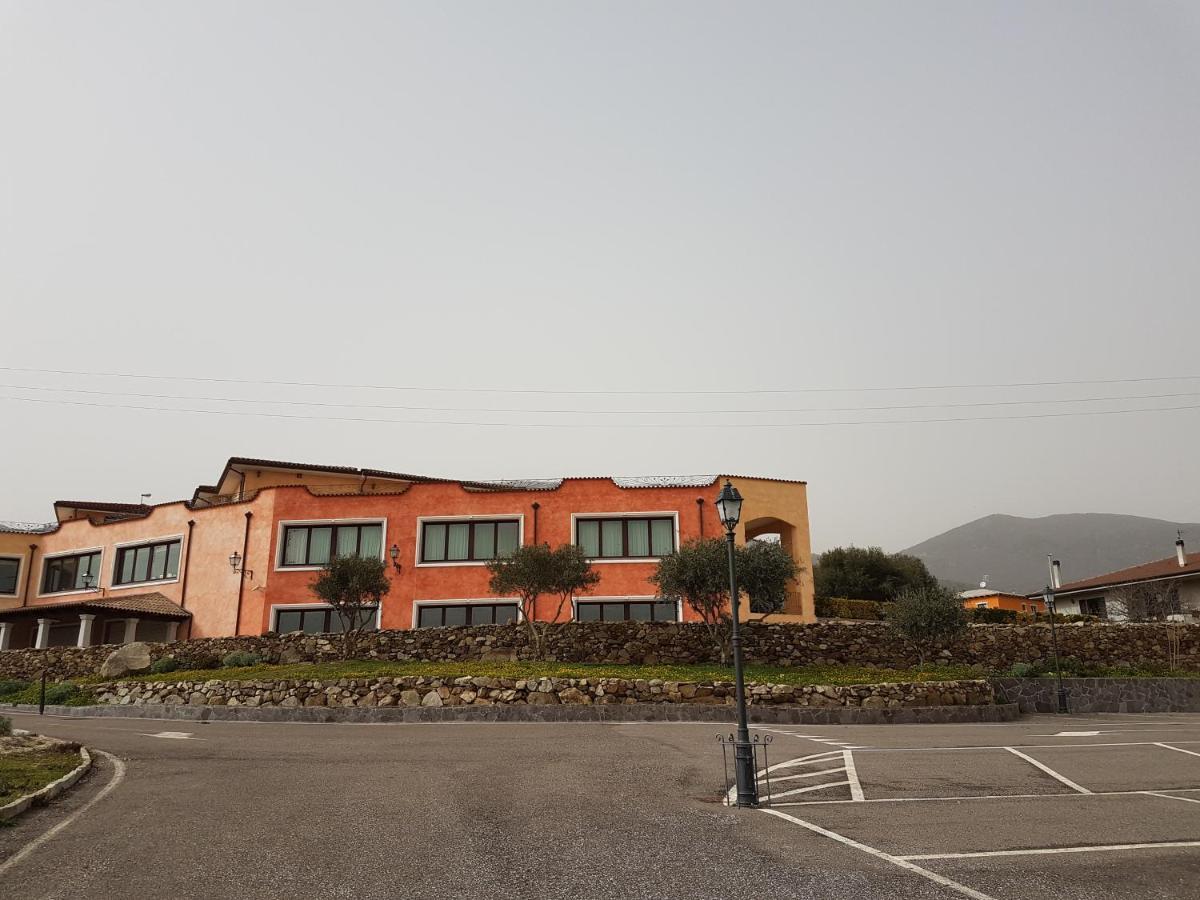 Le Tre Rose Hotel Bono  Exterior photo
