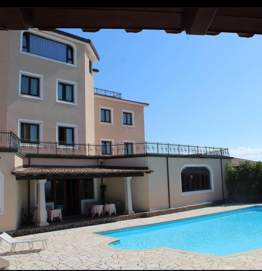 Le Tre Rose Hotel Bono  Exterior photo